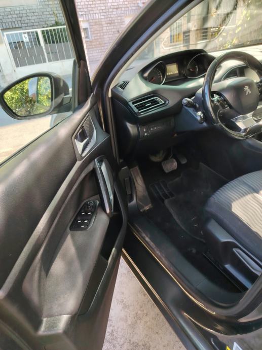 Peugeot 308 1,6 BlueHDi automatik, fotografija 8