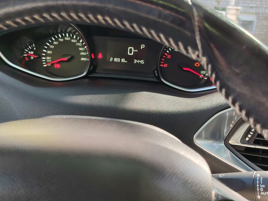Peugeot 308 1,6 BlueHDi automatik, fotografija 17