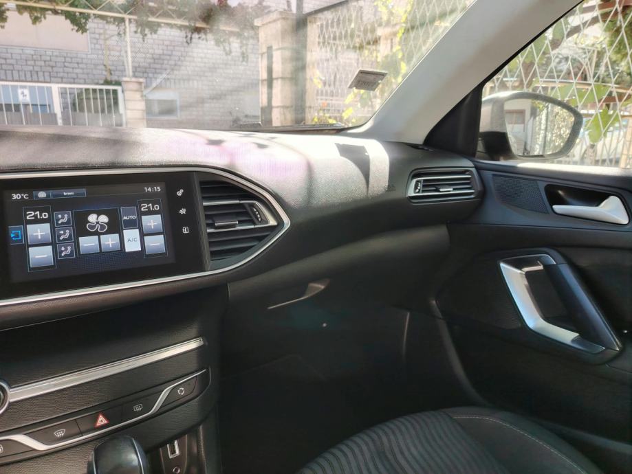Peugeot 308 1,6 BlueHDi automatik, fotografija 16