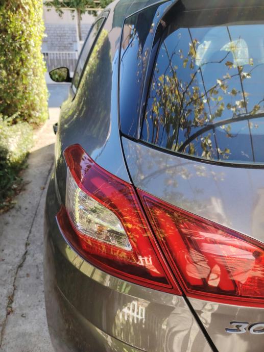 Peugeot 308 1,6 BlueHDi automatik, fotografija 2
