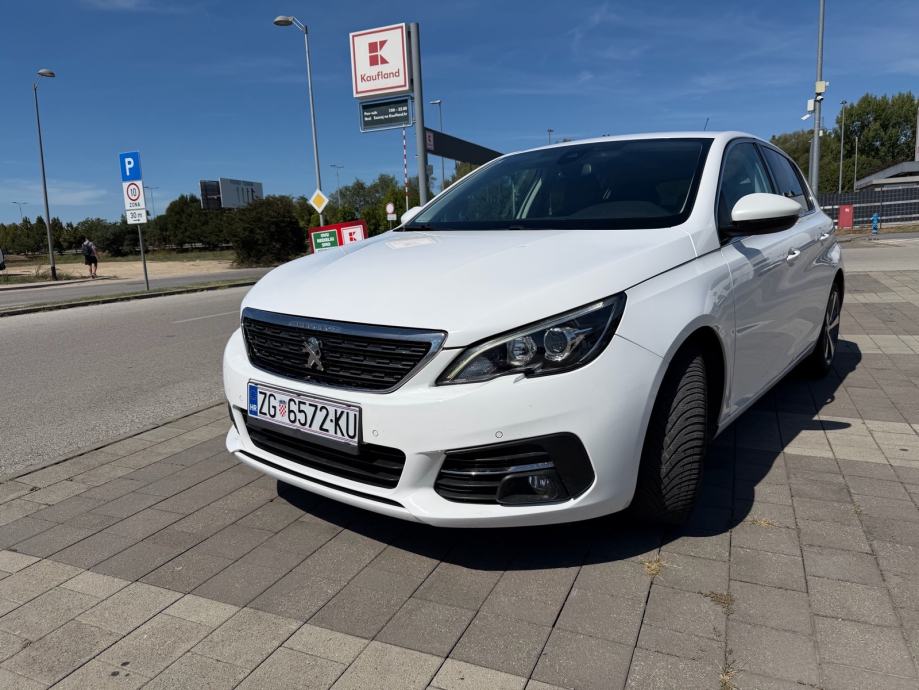 Peugeot 308 1,6 BlueHDi, fotografija 2