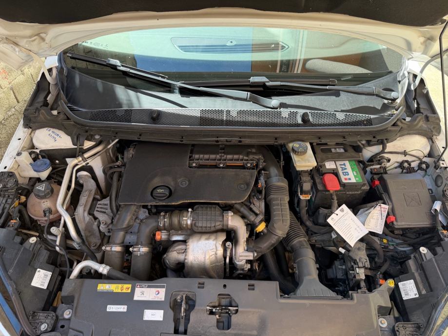 Peugeot 308 1,6 BlueHDi, fotografija 9