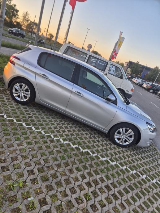 Peugeot 308 1,6 BlueHDi, fotografija 5