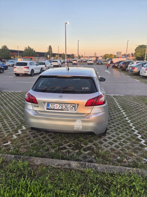 Peugeot 308 1,6 BlueHDi, fotografija 4