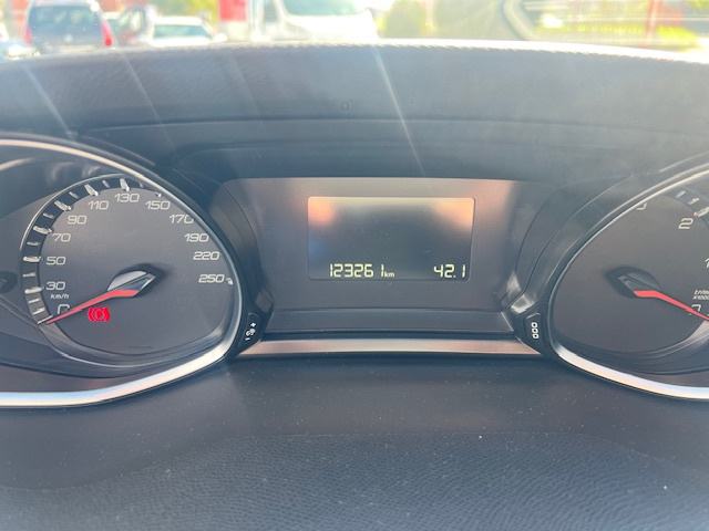 Peugeot 308 1.6 BlueHDI, fotografija 14