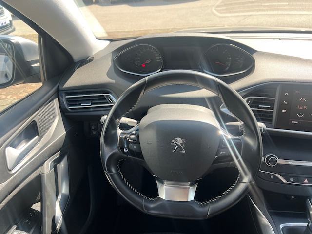 Peugeot 308 1.6 BlueHDI, fotografija 13