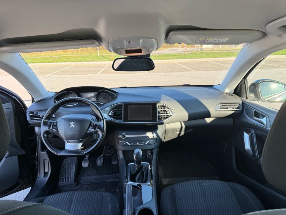 Peugeot 308 1,6 BlueHDi, fotografija 9