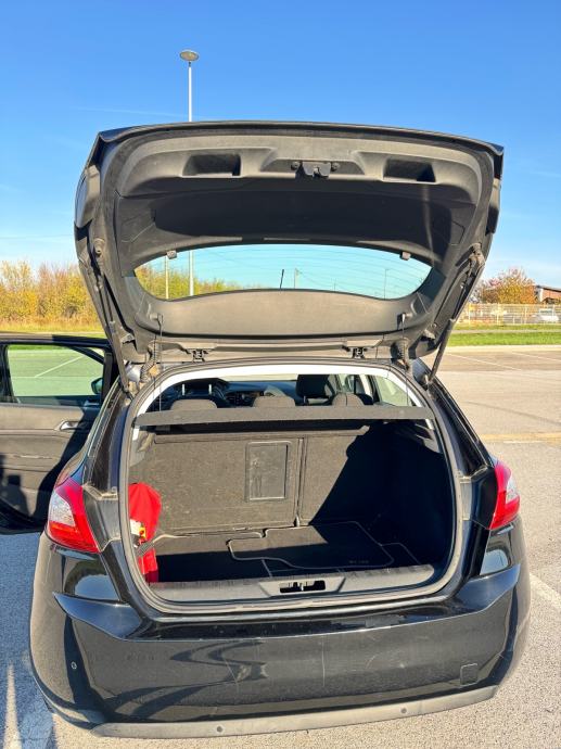 Peugeot 308 1,6 BlueHDi, fotografija 13