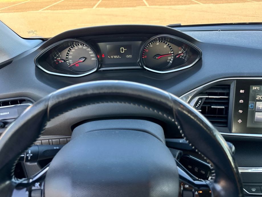 Peugeot 308 1,6 BlueHDi, fotografija 7