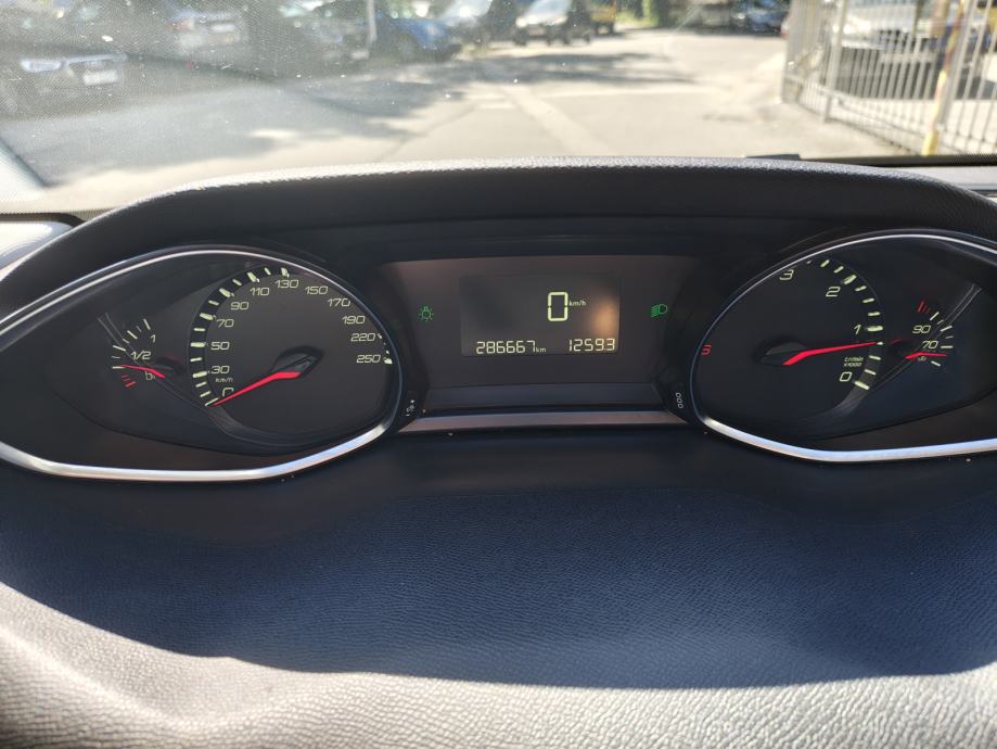 Peugeot 308 1,6 e-HDi novi model, fotografija 2