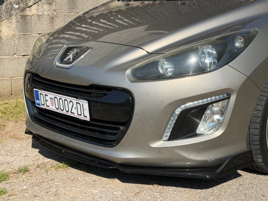 Peugeot 308 1.6 HDi 82 kw cijena dogovor registriran do 28.09.2027, fotografija 3