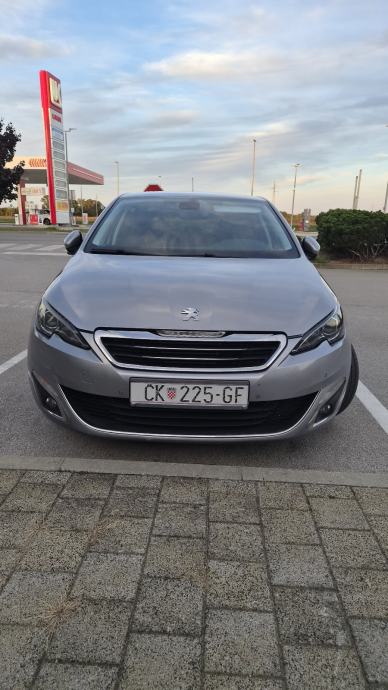 Peugeot 308 1,6 e-HDi, fotografija 2