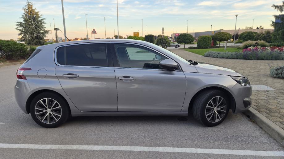 Peugeot 308 1,6 e-HDi, fotografija 4