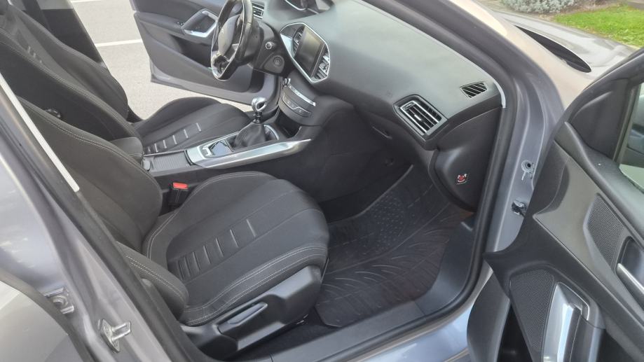 Peugeot 308 1,6 e-HDi, fotografija 11