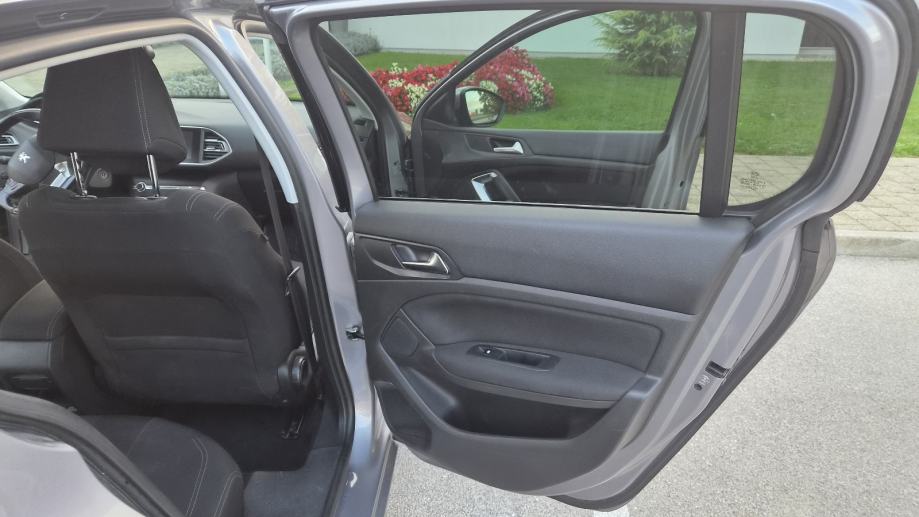 Peugeot 308 1,6 e-HDi, fotografija 13