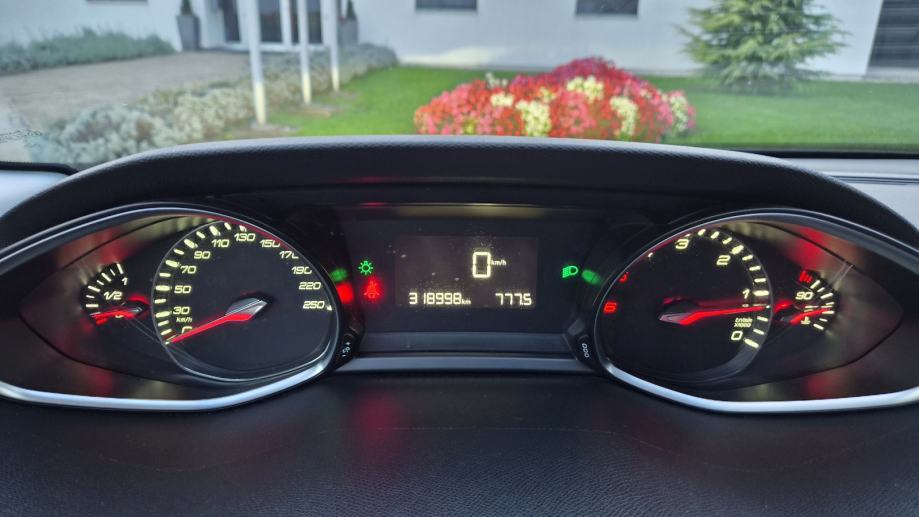 Peugeot 308 1,6 e-HDi, fotografija 15