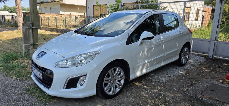 Peugeot 308 1,6 e-HDi Sportium2, fotografija 2
