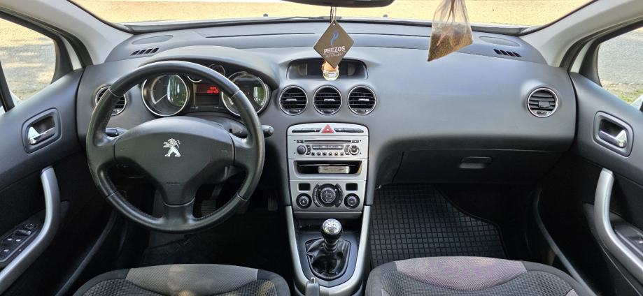 Peugeot 308 1,6 e-HDi Sportium2, fotografija 7
