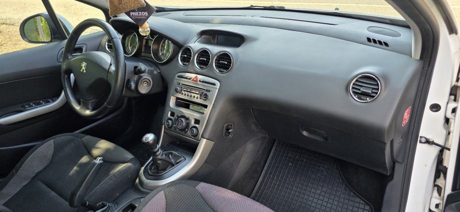 Peugeot 308 1,6 e-HDi Sportium2, fotografija 15