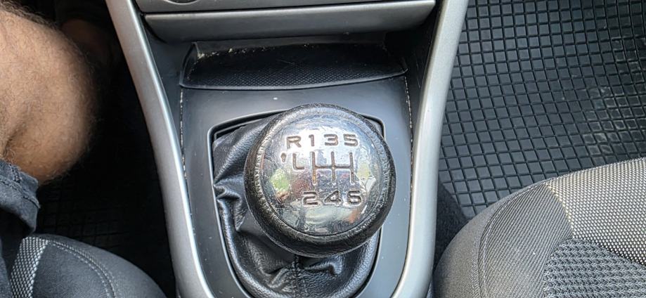 Peugeot 308 1,6 e-HDi Sportium2, fotografija 12