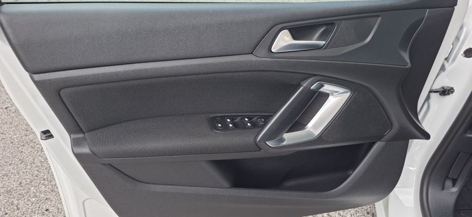 Peugeot 308 1,6 HDi, 1. VLASNIK, ZAGREB, fotografija 8