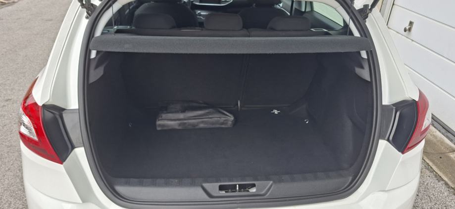Peugeot 308 1,6 HDi, 1. VLASNIK, ZAGREB, fotografija 13