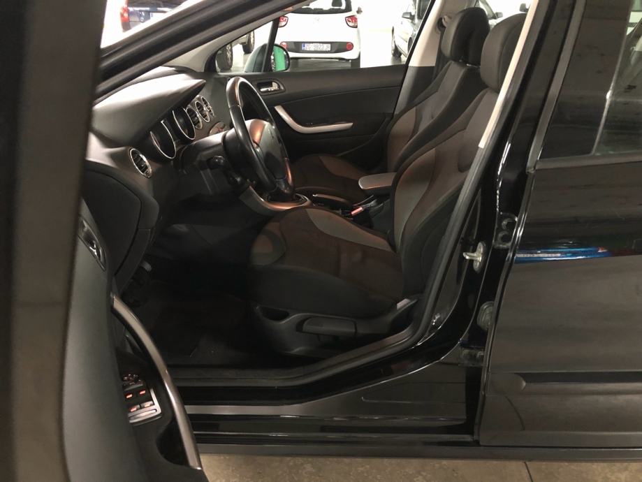 Peugeot 308 1,6 HDi FULL OPREMA PRVI LAK SAČUVAN JAKO 3 KLJUCA, fotografija 12