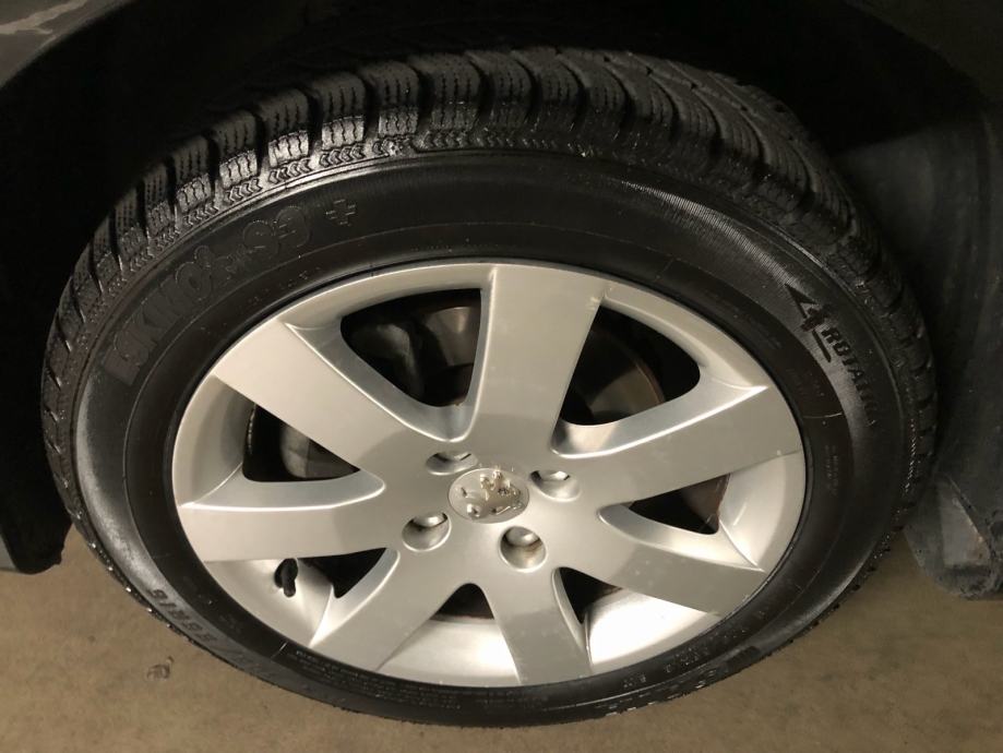 Peugeot 308 1,6 HDi FULL OPREMA PRVI LAK SAČUVAN JAKO 3 KLJUCA, fotografija 20