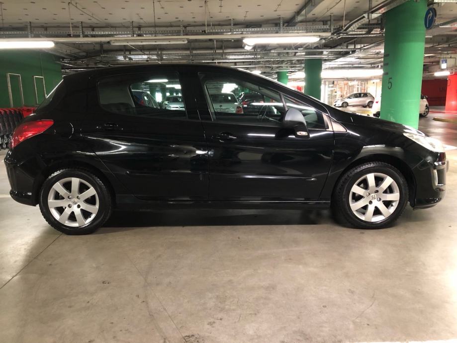 Peugeot 308 1,6 HDi FULL OPREMA PRVI LAK SAČUVAN JAKO 3 KLJUCA, fotografija 7