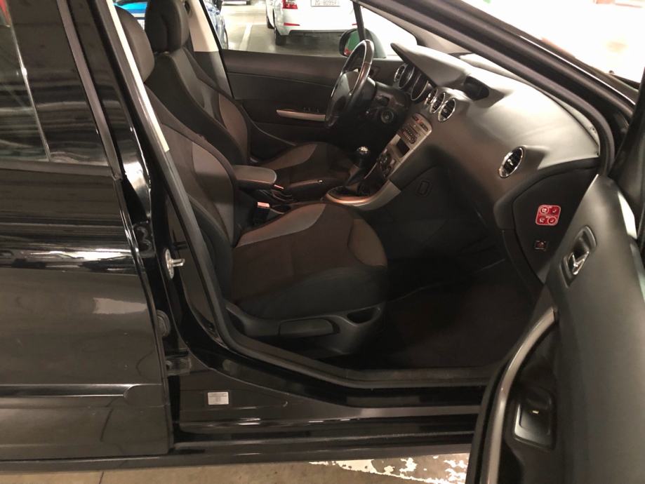 Peugeot 308 1,6 HDi FULL OPREMA PRVI LAK SAČUVAN JAKO 3 KLJUCA, fotografija 15