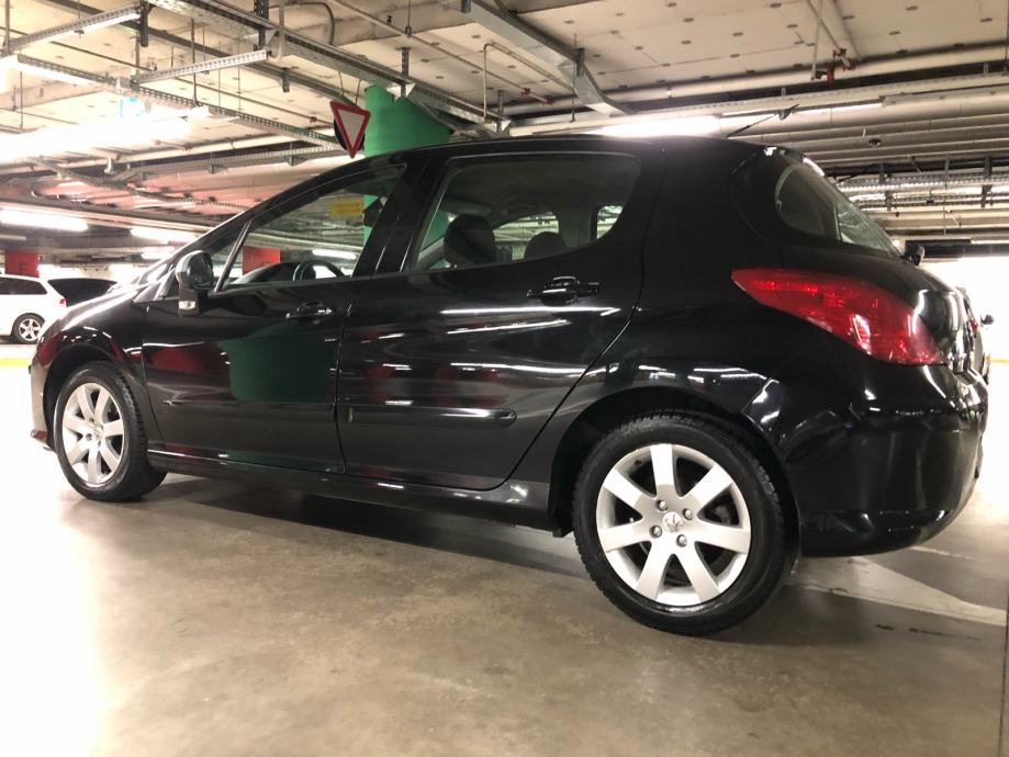 Peugeot 308 1,6 HDi FULL OPREMA PRVI LAK SAČUVAN JAKO 3 KLJUCA, fotografija 18