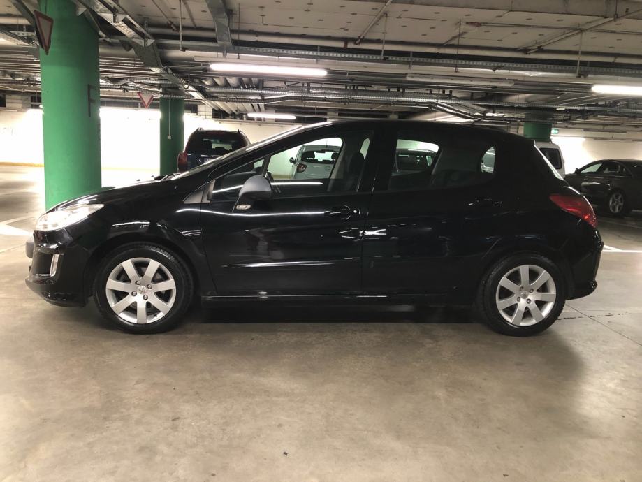 Peugeot 308 1,6 HDi FULL OPREMA PRVI LAK SAČUVAN JAKO 3 KLJUCA, fotografija 2