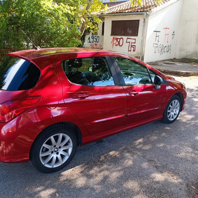 Peugeot 308 1,6 HDi, registriran do 02/2027, fotografija 11