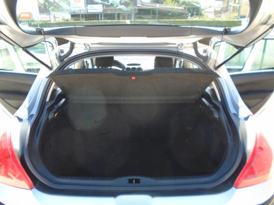 Peugeot 308 1,6 HDi, fotografija 13