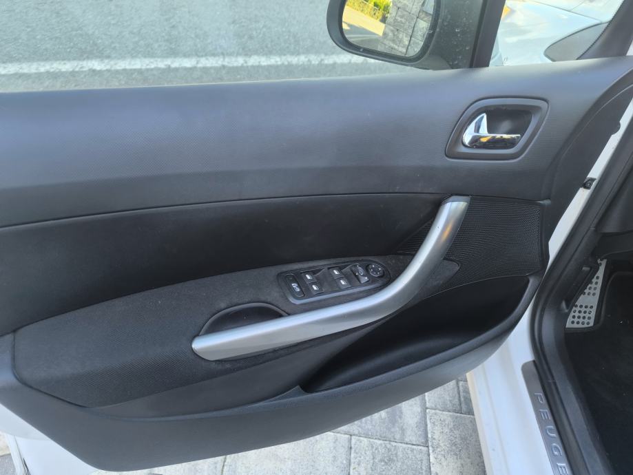 Peugeot 308 1,6 HDi, fotografija 11