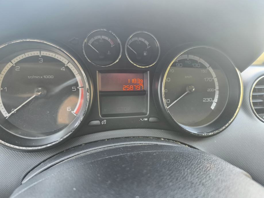 Peugeot 308 1,6 HDi, fotografija 10