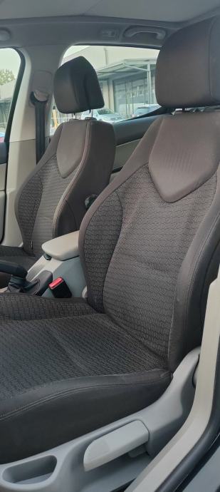 Peugeot 308 1,6 HDi, fotografija 11
