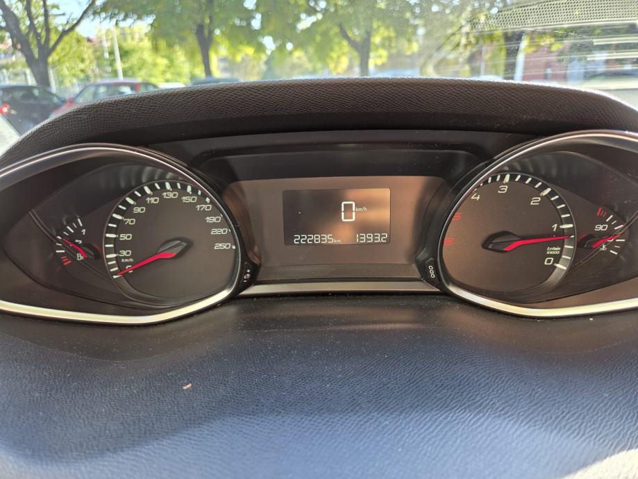 Peugeot 308 1,6 HDi, fotografija 12