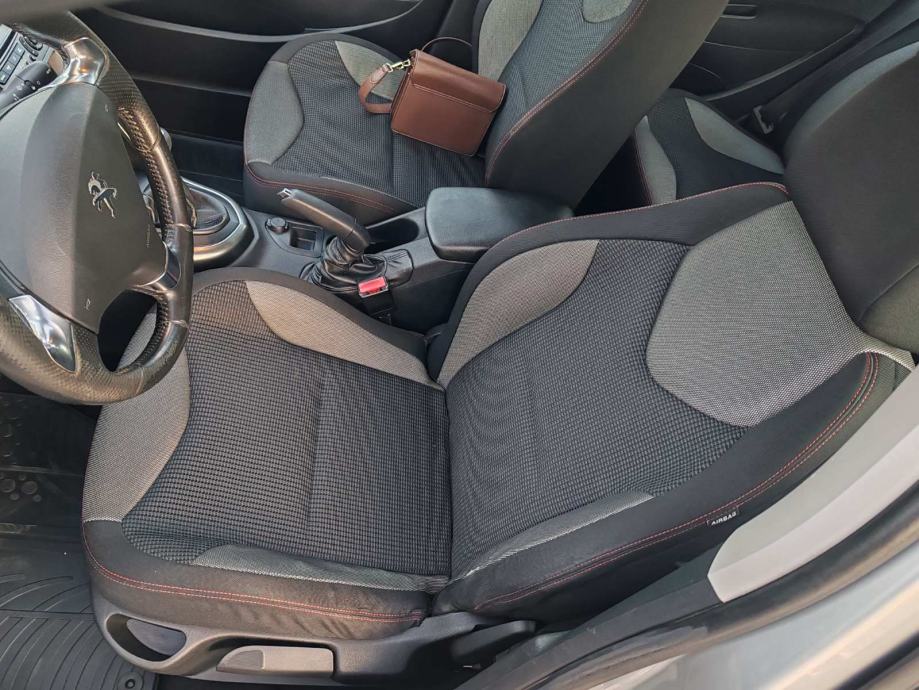 Peugeot 308 1,6 HDi Sportium, fotografija 11