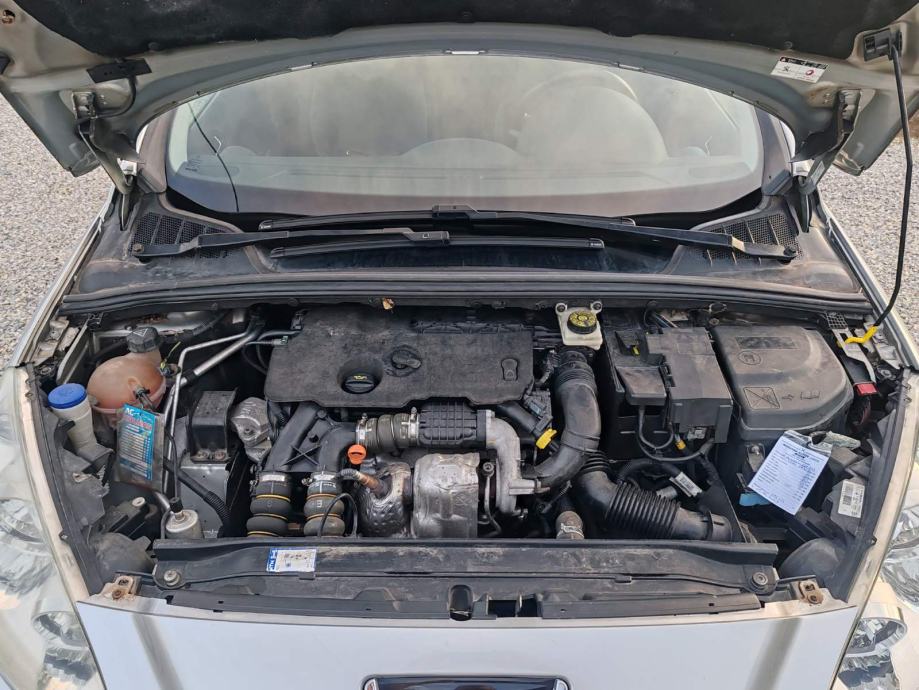Peugeot 308 1,6 HDi Sportium, fotografija 17