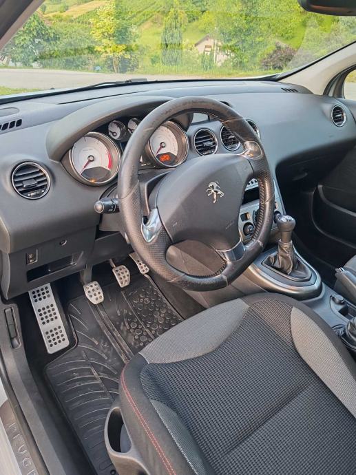 Peugeot 308 1,6 HDi Sportium, fotografija 12