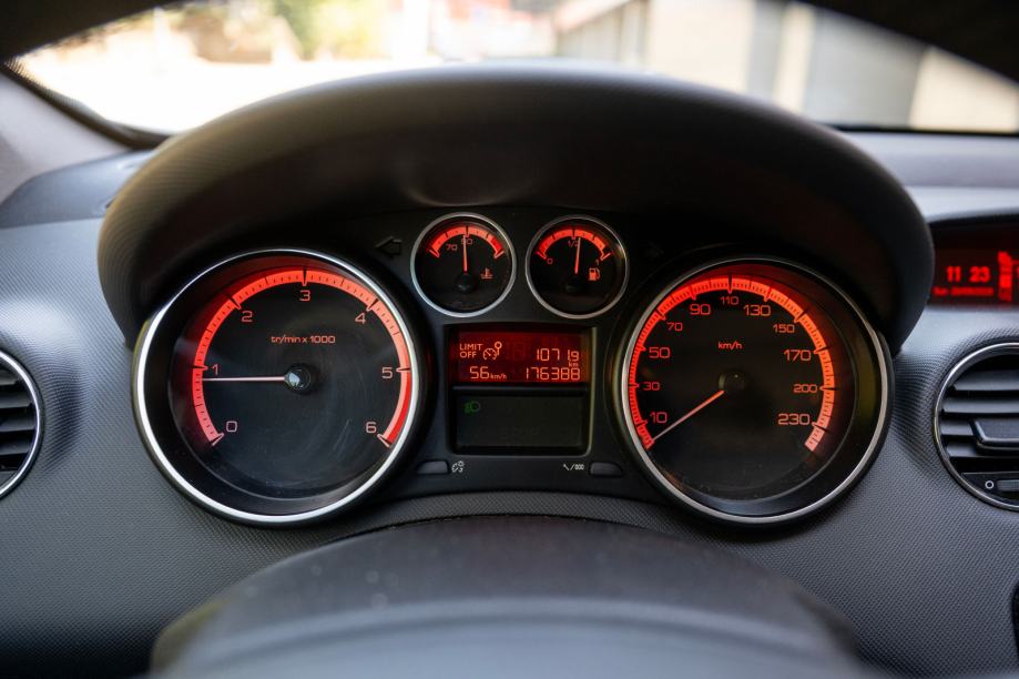 Peugeot 308 1.6 HDi Style (2013.) – 176.000 km, fotografija 11