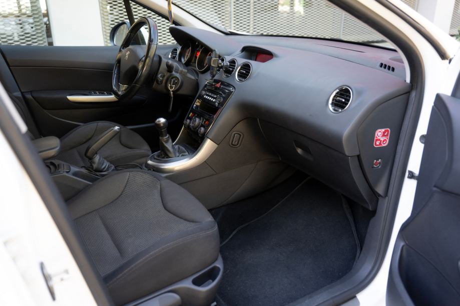 Peugeot 308 1.6 HDi Style (2013.) – 176.000 km, fotografija 16
