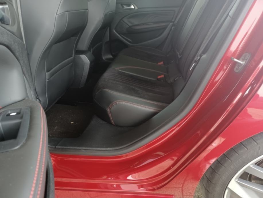 Peugeot 308 272ks,1.6 GTI, fotografija 5