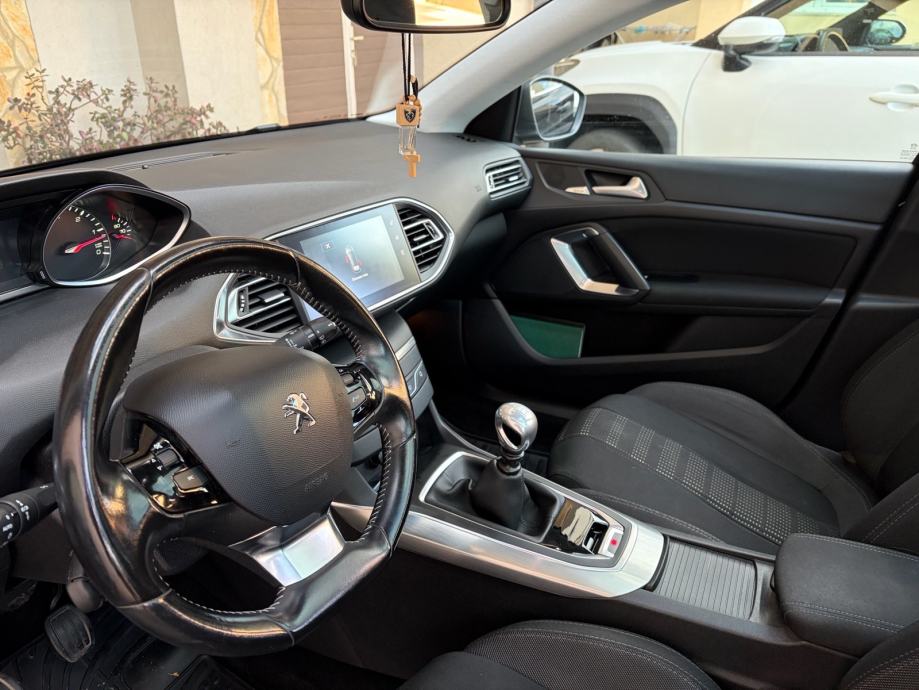 Peugeot 308 allure 2,0 bluehdi 150, fotografija 7
