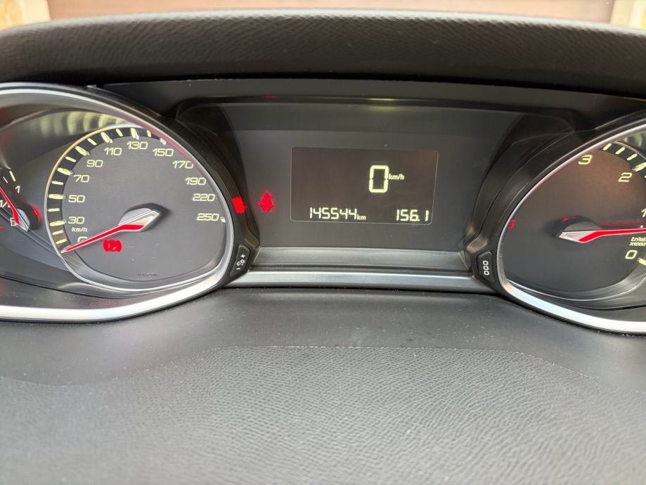 Peugeot 308 allure 2,0 bluehdi 150, fotografija 10