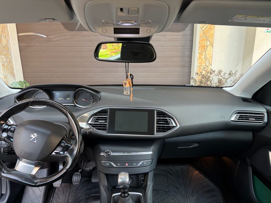 Peugeot 308 allure 2,0 bluehdi 150, fotografija 12
