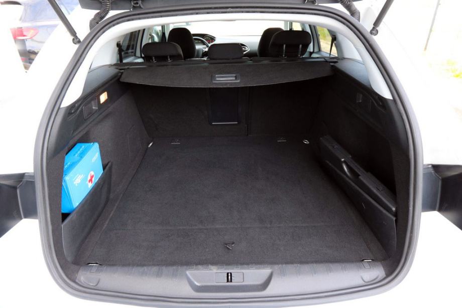 Peugeot 308 BlueHDI Karavan Active Business -FACELIFT-, fotografija 11