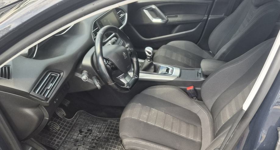 Peugeot 308 SW 1,2 96 KW 2016 reg 08/27 VEL. SERV. KUKA ODLIČNO STANJE, fotografija 20
