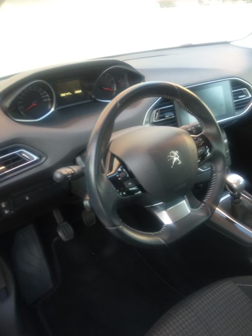 Peugeot 308 SW,1.2,reg. 1 god,servisna,zamjena, fotografija 5